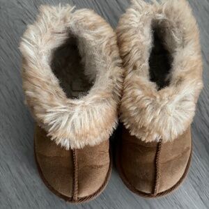 Toddler girl slip on shoes